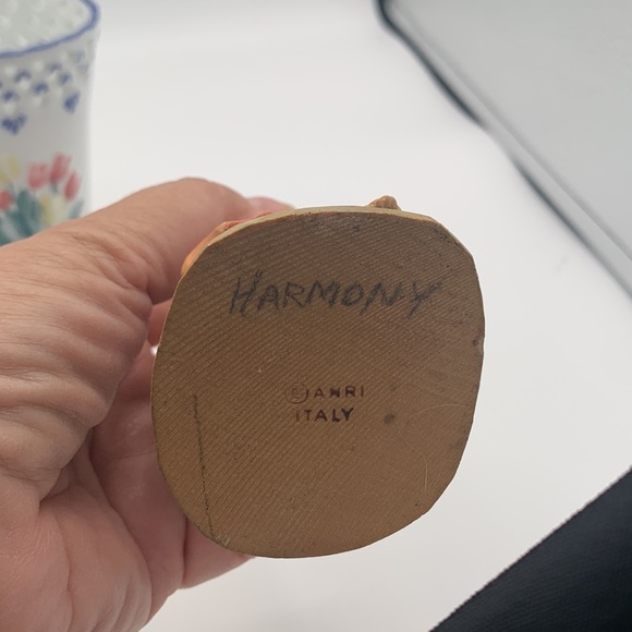 Anri 6" Ferrandiz Nativity "Harmony” - Picture 3 of 9